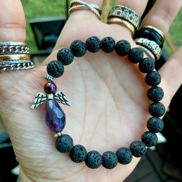 π΄β SALE ! red dot items are 2 for $25 . Bundle more than 3 and its $10 each π - Picture 5 of 12